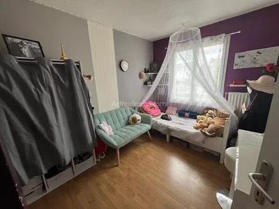 Maison - 80 m² - 5 pièces