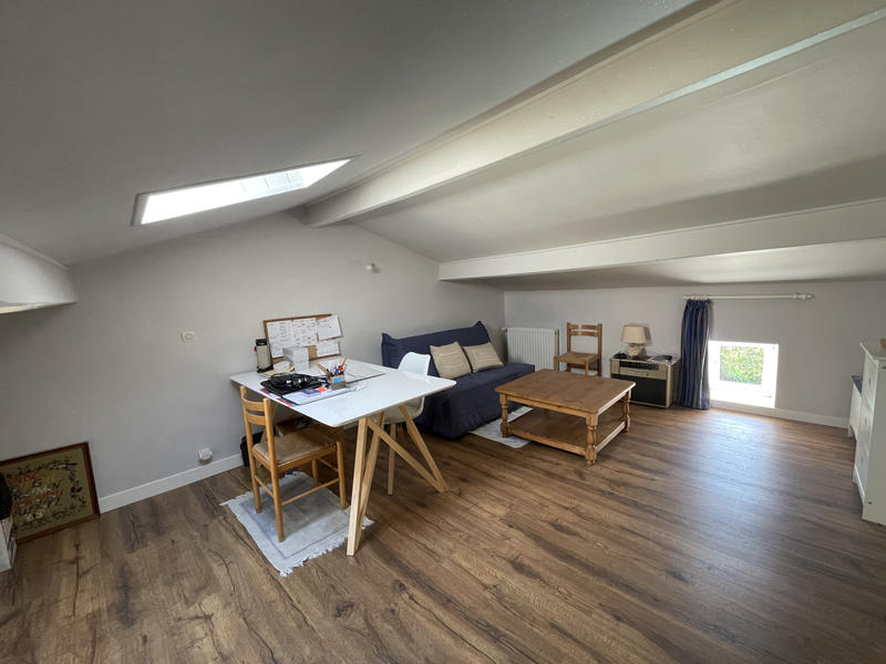 Maison - 210 m² - 6 pièces