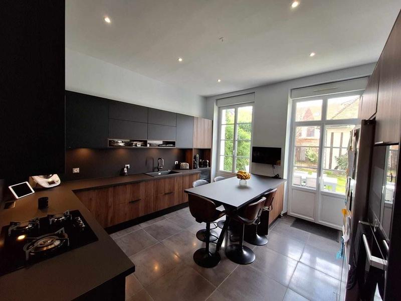 Hôtel particulier - 260 m² - 8 pièces