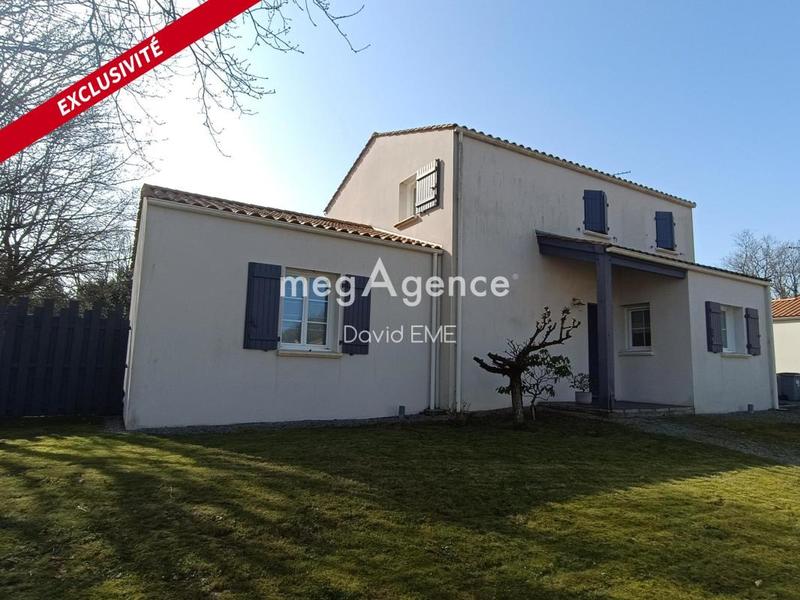 Maison traditionnelle - 147 m² - 6 pièces