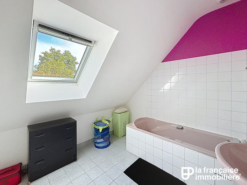 Maison - 122 m² - 7 pièces