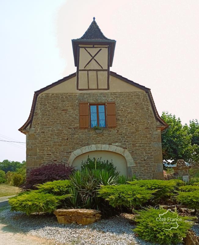 Maison chambre d'hôtes - 371 m² - 14 pièces