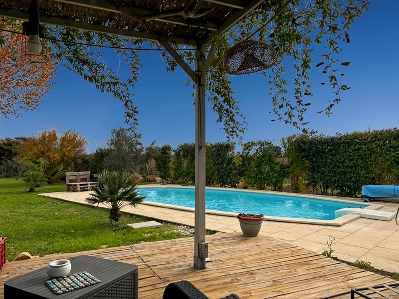 Maison - 205 m² - 9 pièces