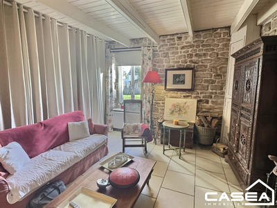 Maison traditionnelle - 120 m² - 9 pièces