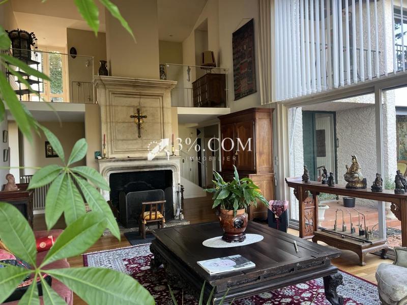 Propriété - 281 m² - 7 pièces