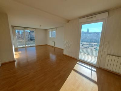 Appartement - 90 m² - 4 pièces