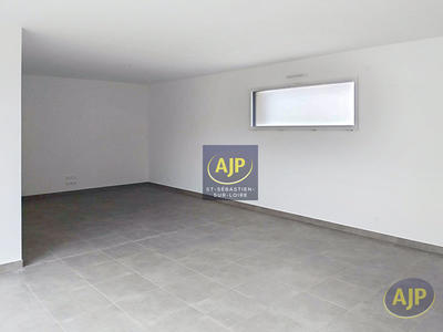 Maison - 99 m² - 4 pièces