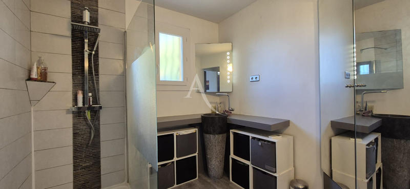 Maison - 140 m² - 4 pièces