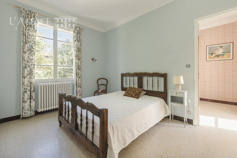 Maison - 208 m² - 10 pièces