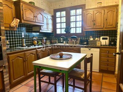 Maison traditionnelle - 185 m² - 5 pièces