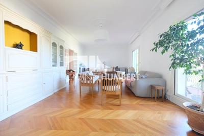 Maison - 275 m² - 8 pièces