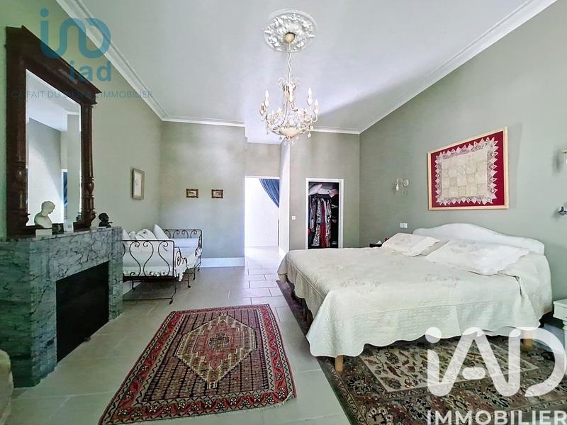 Maison - 280 m² - 8 pièces