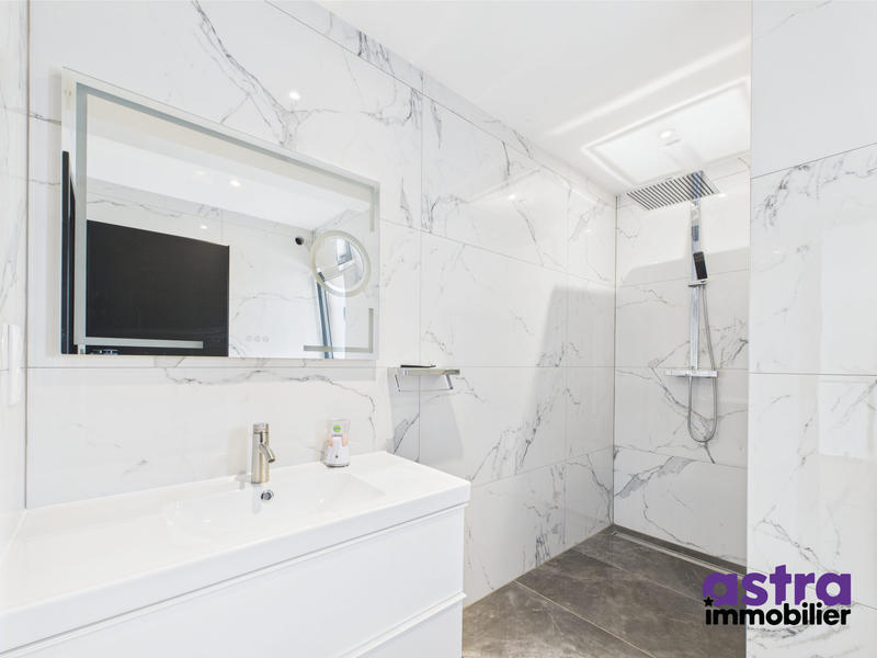 Maison contemporaine - 174 m² - 7 pièces