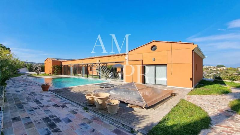 Villa - 389 m² - 10 pièces