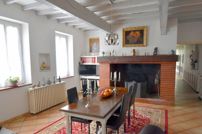 Maison - 300 m² - 8 pièces