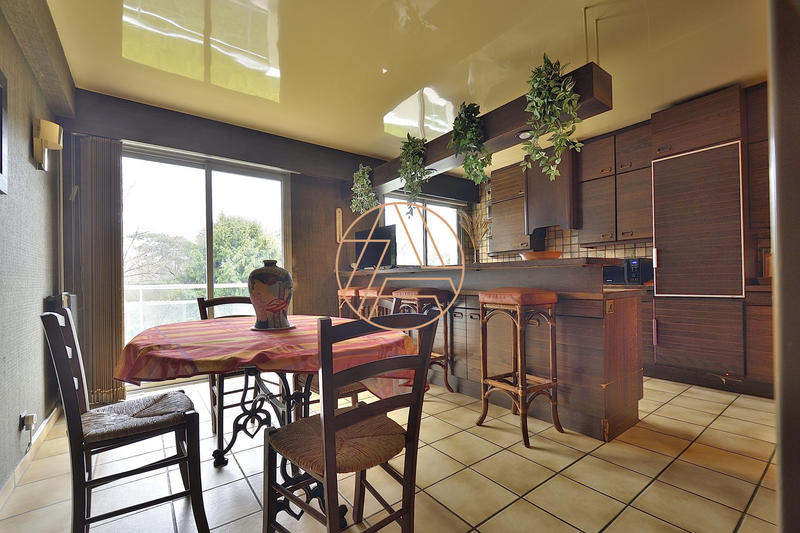 Appartement - 100 m² - 4 pièces