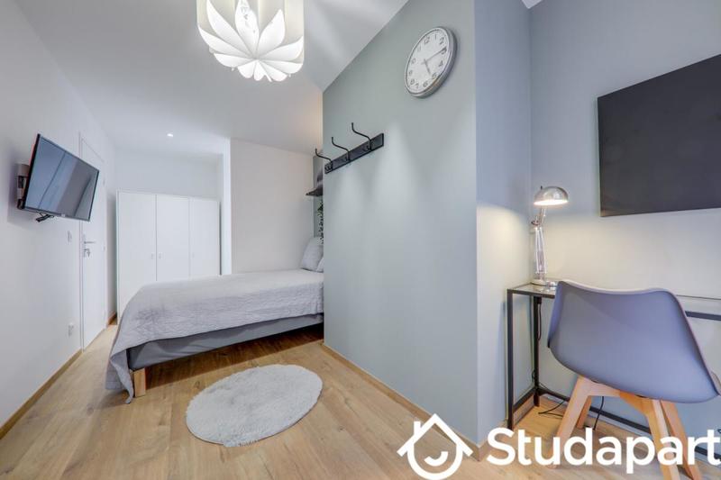 Chambre - 11 m² - 1 pièce