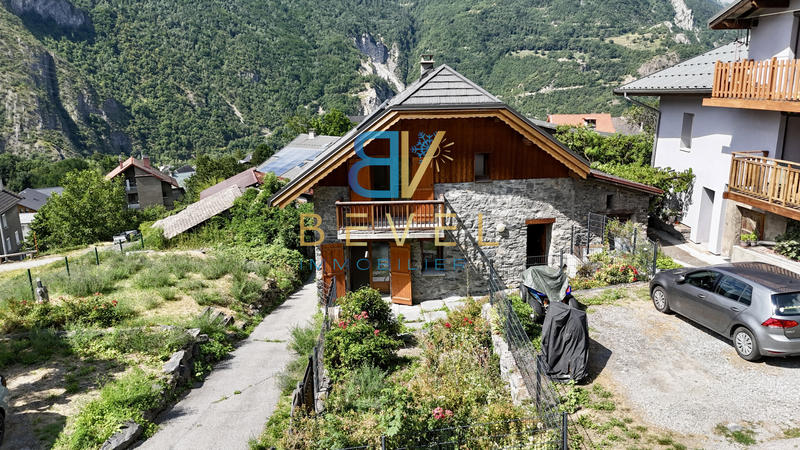 Maison - 98 m² - 5 pièces