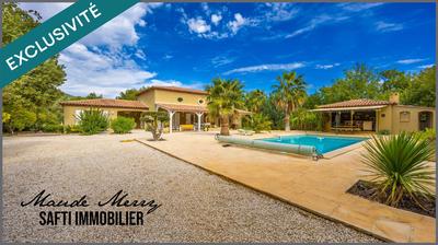 Maison - 230 m² - 6 pièces