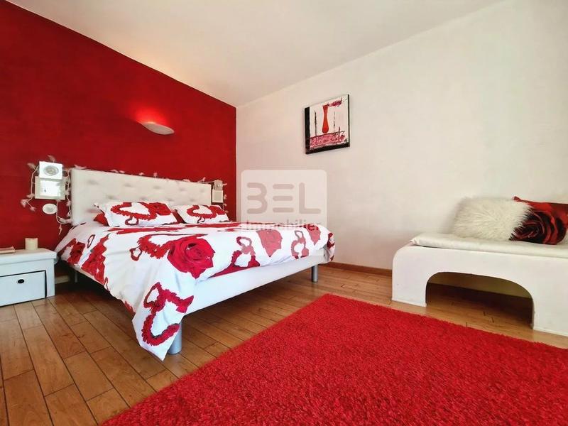 Propriété - 750 m² - 25 pièces