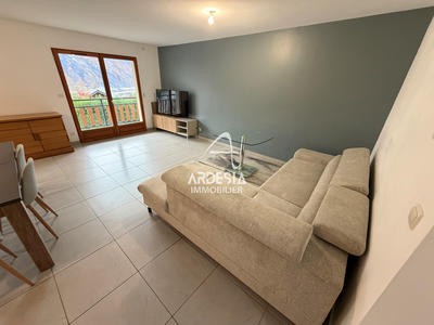 Appartement - 93 m² - 3 pièces