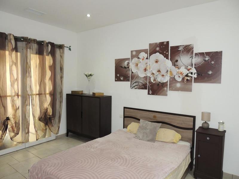 Maison - 305 m² - 9 pièces