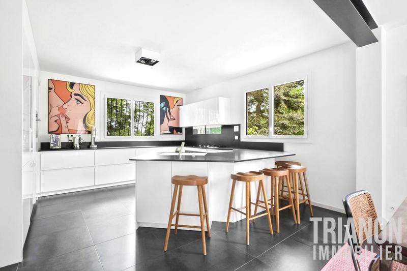 Maison - 307 m² - 10 pièces