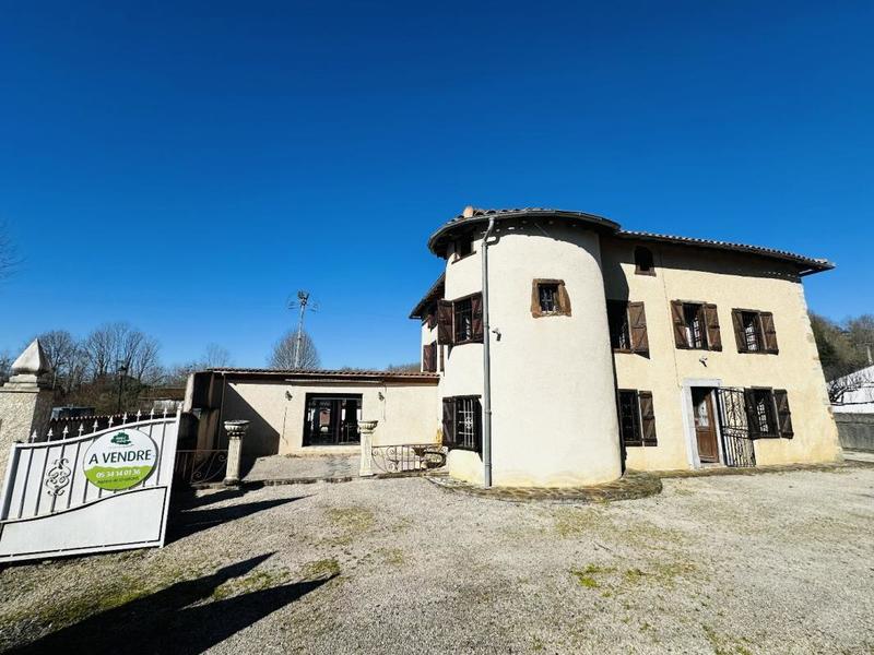 Maison de village - 420 m² - 12 pièces