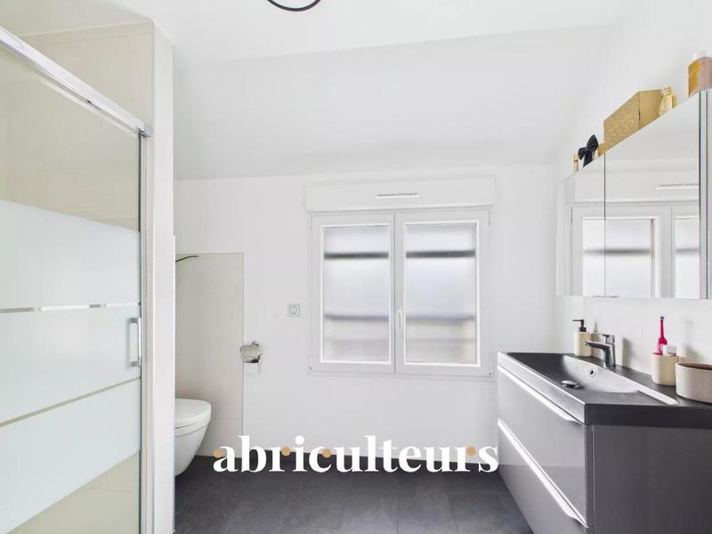 Maison - 107 m² - 7 pièces