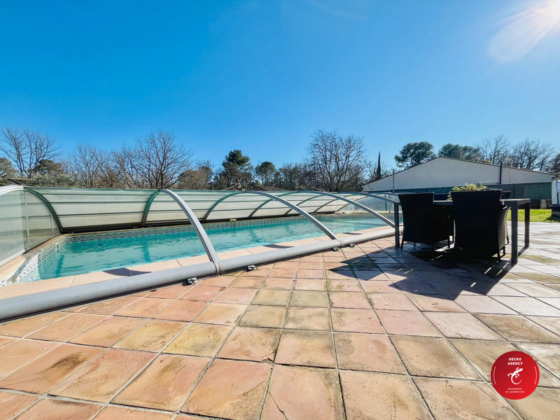 Villa - 240 m² - 8 pièces