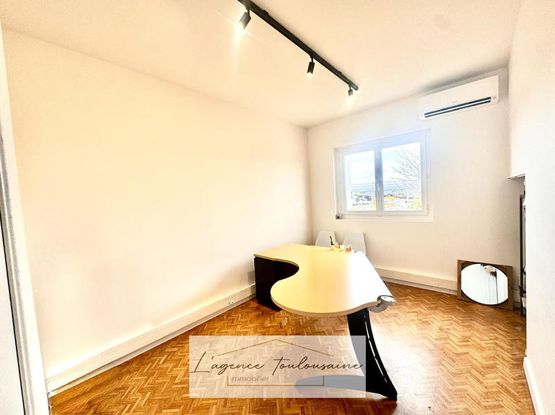 Maison - 250 m² - 10 pièces