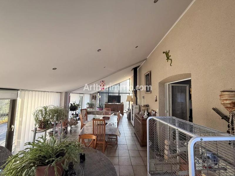 Maison - 200 m² - 8 pièces