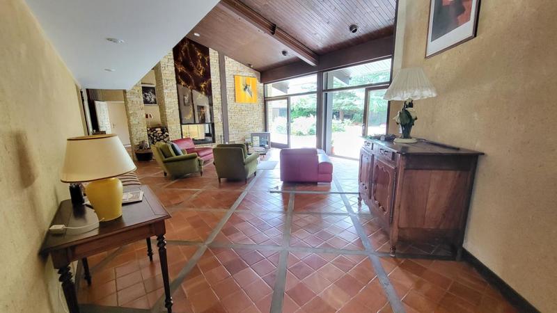 Maison - 290 m² - 10 pièces