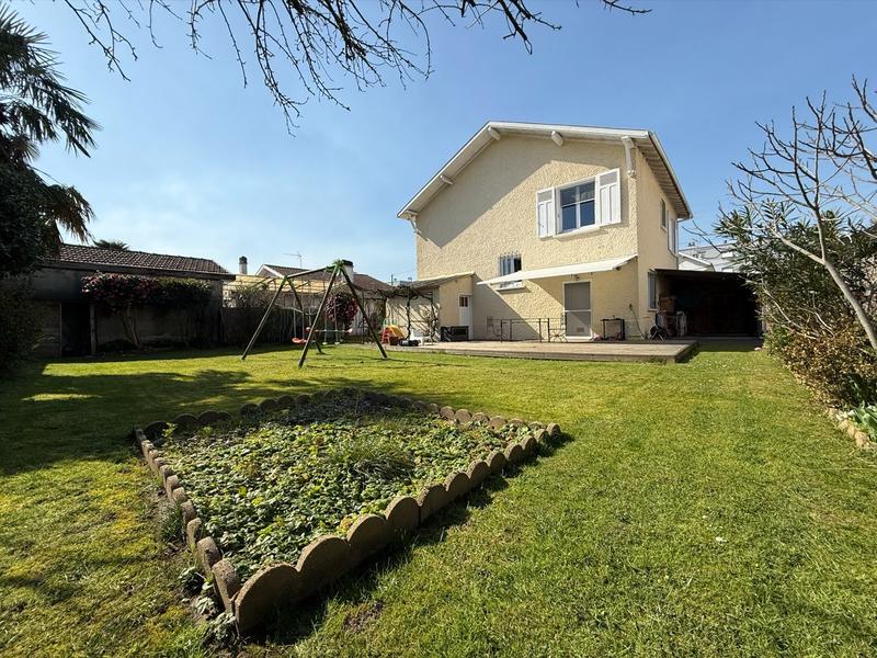 Maison - 152 m² - 5 pièces