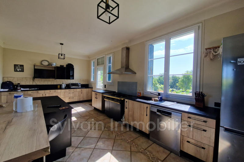 Maison - 216 m² - 6 pièces