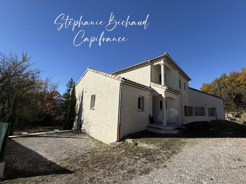 Villa - 205 m² - 6 pièces