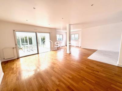 Maison - 104 m² - 4 pièces