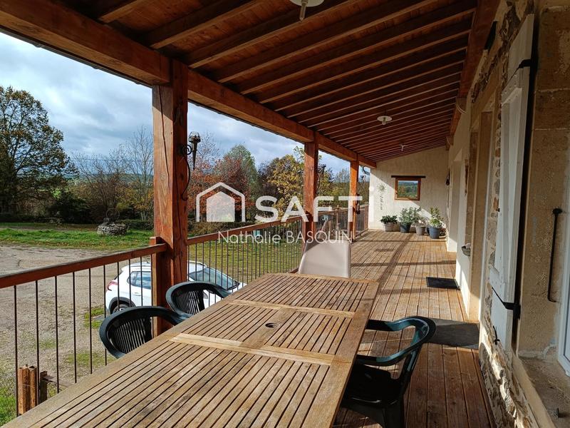 Maison - 180 m² - 7 pièces