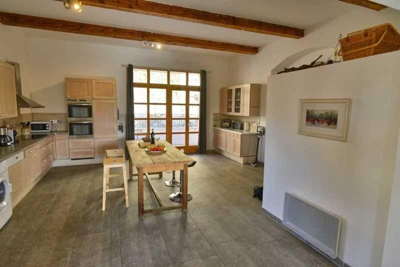 Maison traditionnelle - 478 m² - 13 pièces