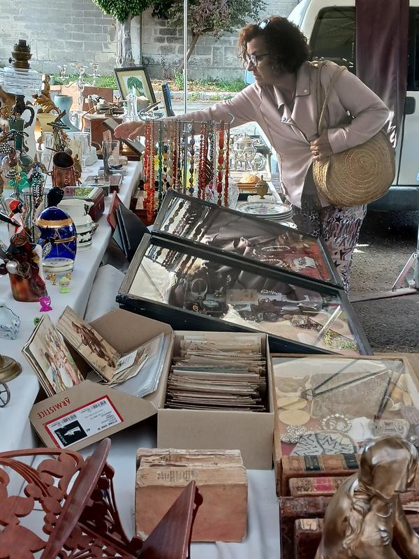 Marché mensuel des brocanteurs professionnels