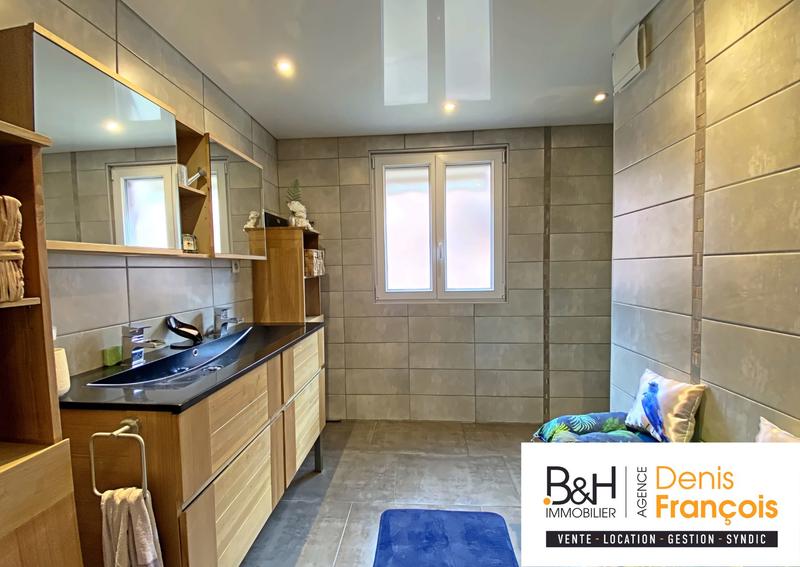 Maison ancienne - 250 m² - 8 pièces