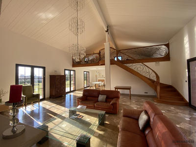 Maison traditionnelle - 327 m² - 5 pièces