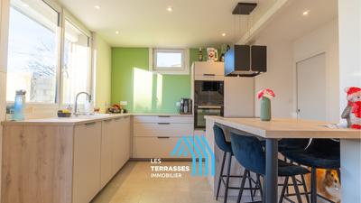 Maison traditionnelle - 82 m² - 4 pièces