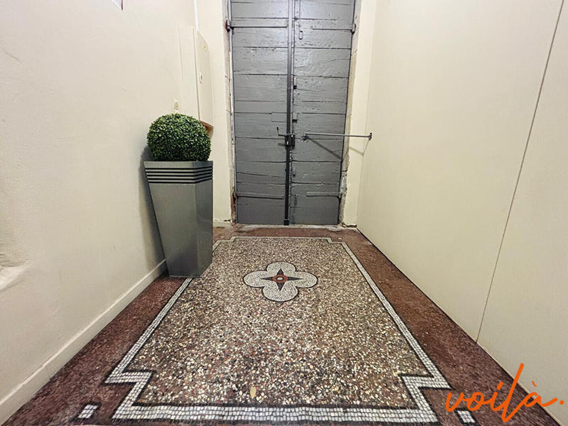 Local commercial - 110 m² - 5 pièces