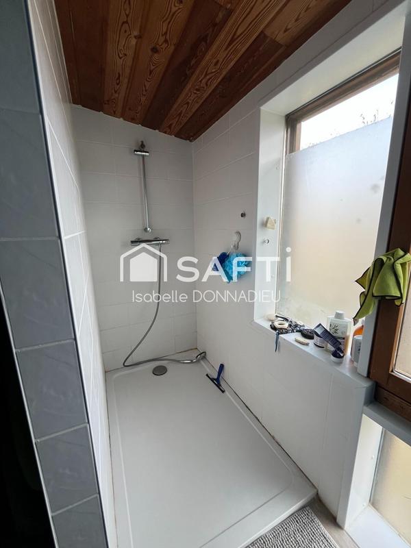 Maison - 240 m² - 9 pièces