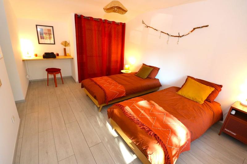 Propriété - 265 m² - 10 pièces