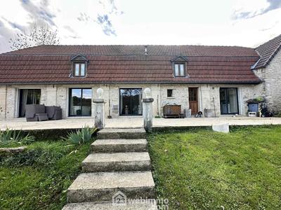 Maison - 255 m² - 8 pièces