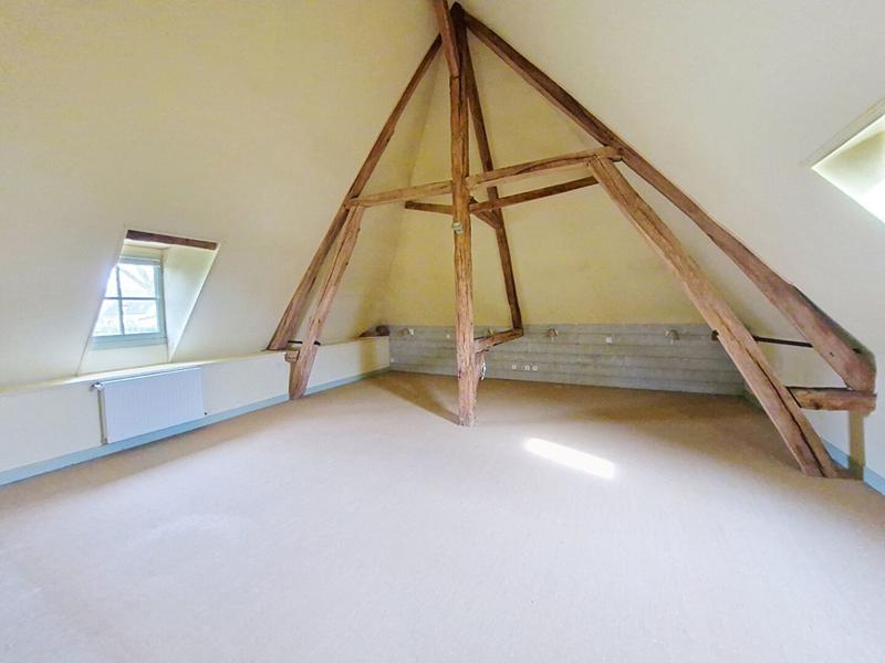 Maison - 232 m² - 9 pièces