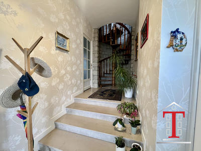 Maison - 180 m² - 7 pièces