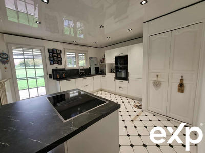 Maison traditionnelle - 200 m² - 7 pièces